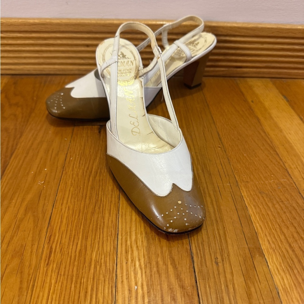 DELMAN CAPTOE TWO TONED SPECTATOR SLINGBACK PUMP 6.5 AA NARROW-WHITE/TAUPE VTG